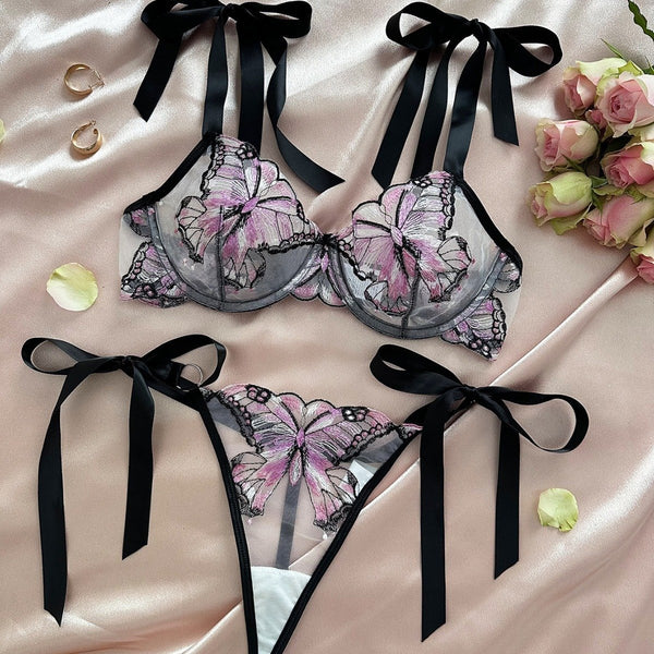 Sweetheart neck butterfly embroidery lingerie set