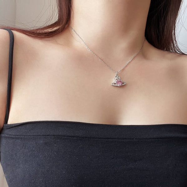 Stone pendant choker necklace