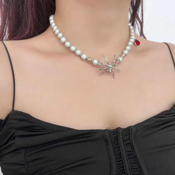 Spider decor stone pendant beaded necklace